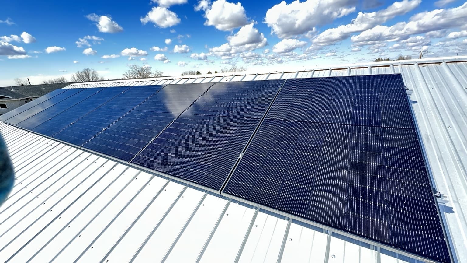 8 Panel 500W Metal Roof Install